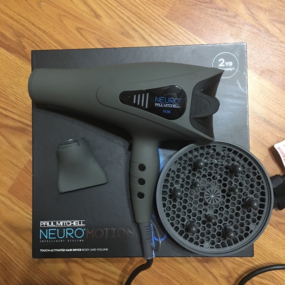 PRICE FLEXIBLE‼️ Paul Mitchell Neuro Blow Dryer
